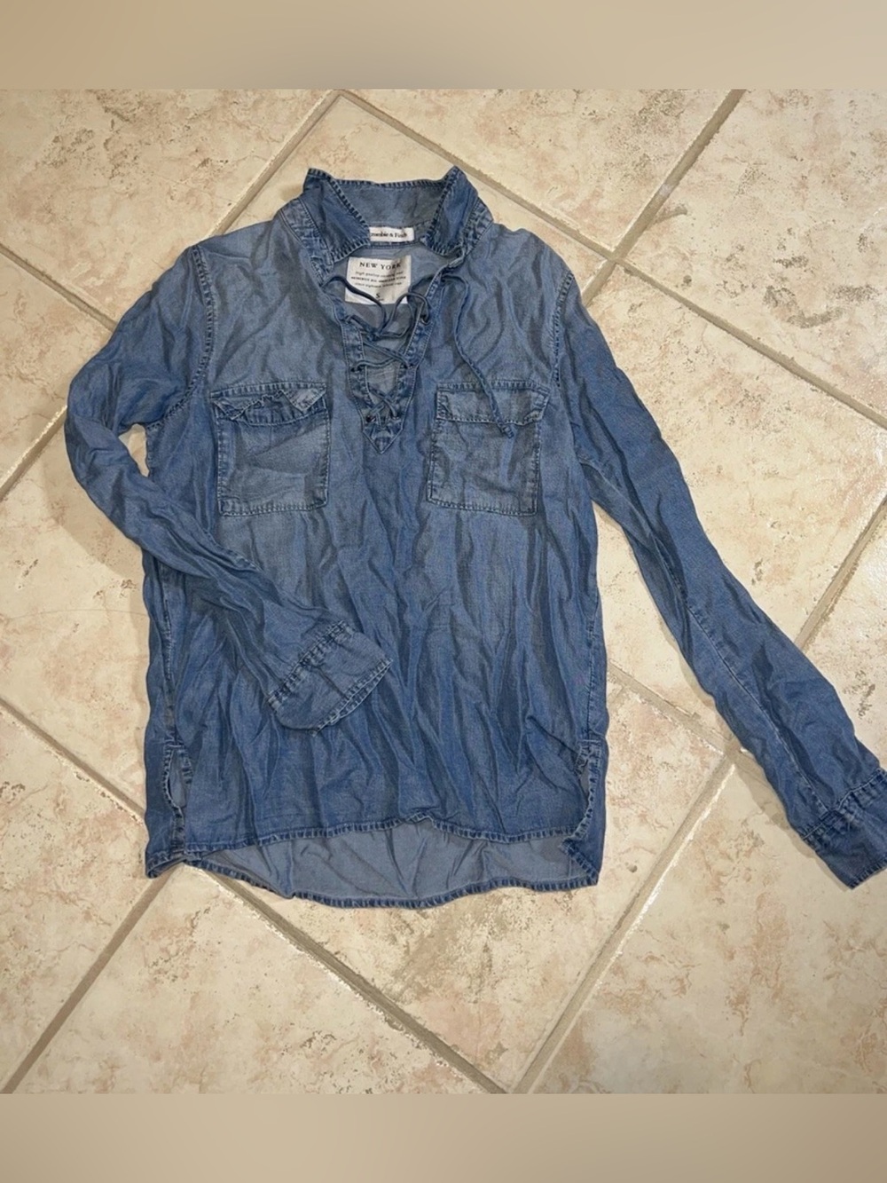 Abercrombie & Fitch Women’s Denim Blue Chambray Long Sleeve Top Size Small